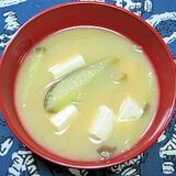 なすと豆腐の味噌汁